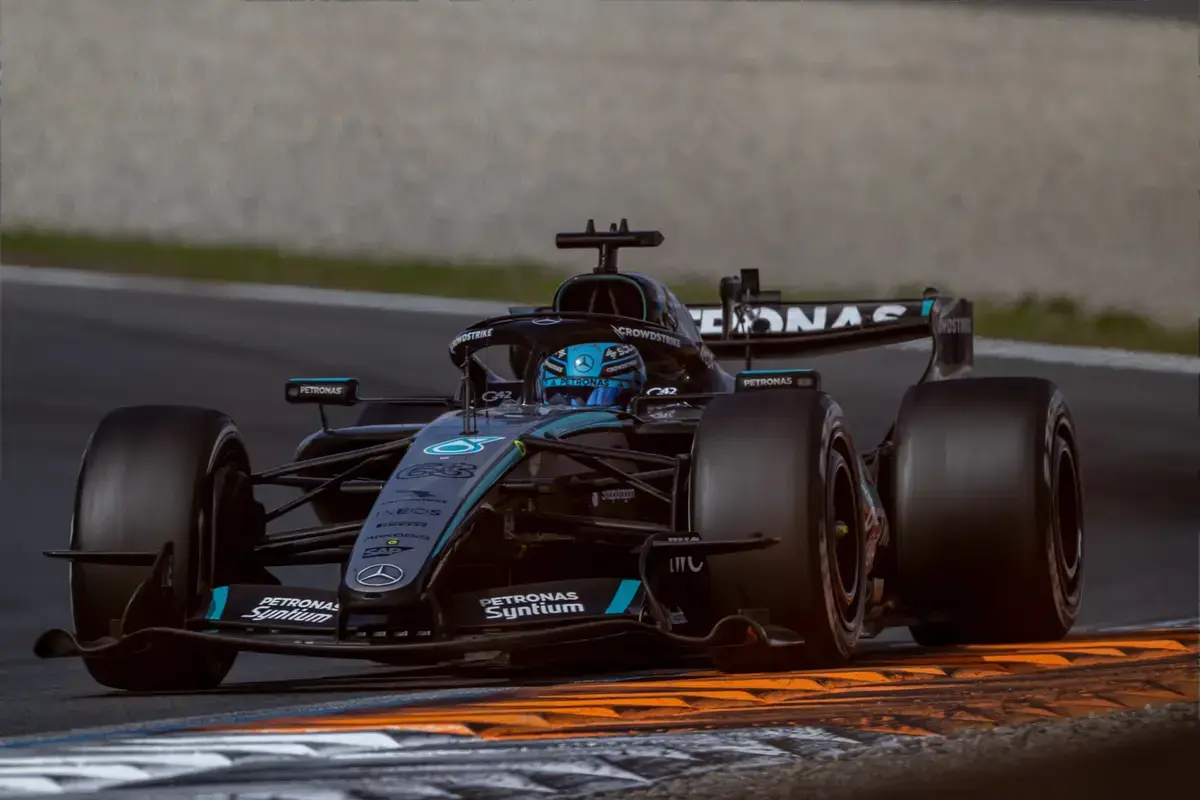 Coulthard adviseert Mercedes tot gridstraf voor Russell tijdens Italiaanse GP