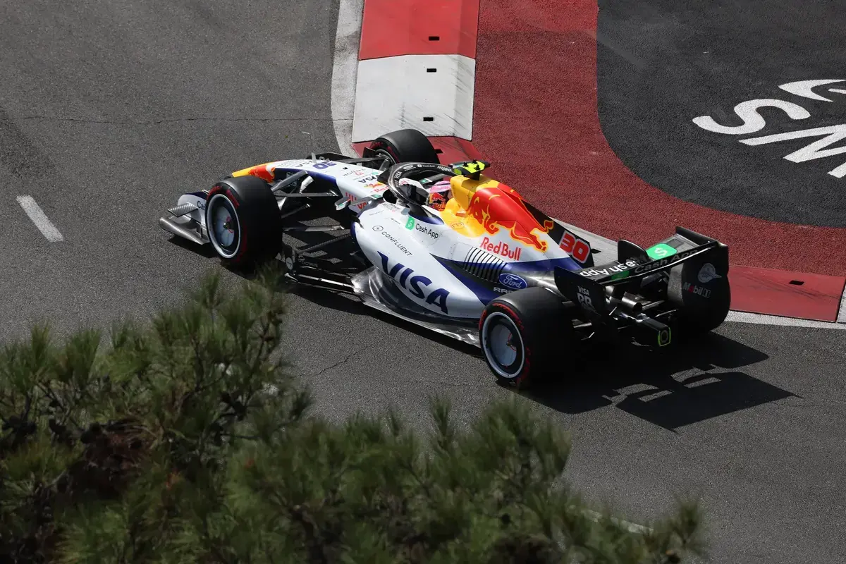 Lawson werd zevende op Sepang en had willen dat hij harder tegen Piastri had gevochten