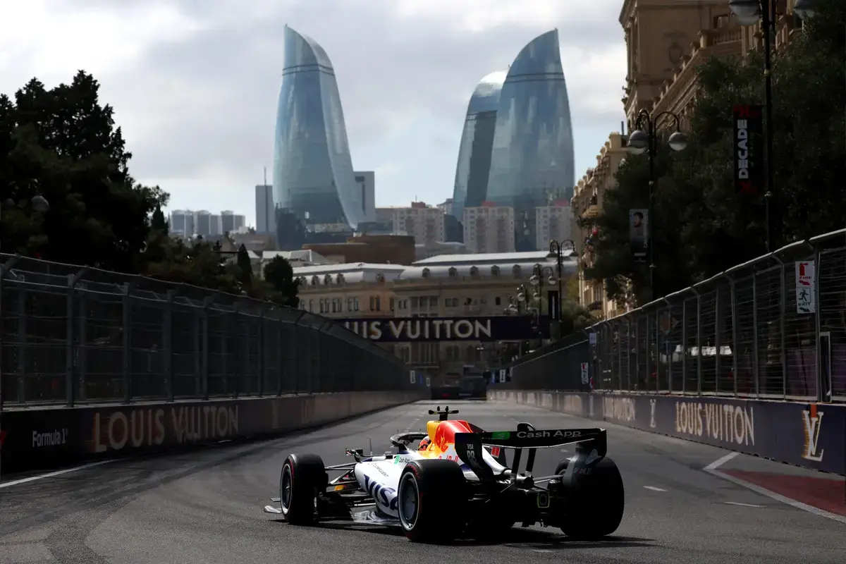 Lindblad start de Grand Prix van Bahrein achteraan na motorwissel bij Racing Bulls