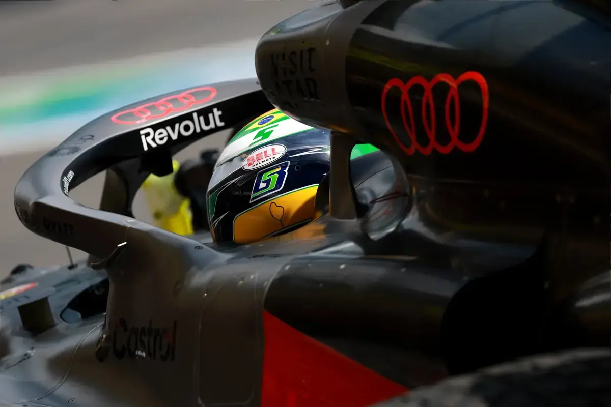Bortoleto krijgt tijdstraf van tien seconden voor botsing met Sainz, Hülkenberg wordt onderzocht
