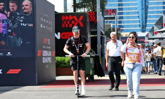Bottas fietst 419,67 kilometer van Kuala Lumpur naar Singapore voor de Grand Prix
