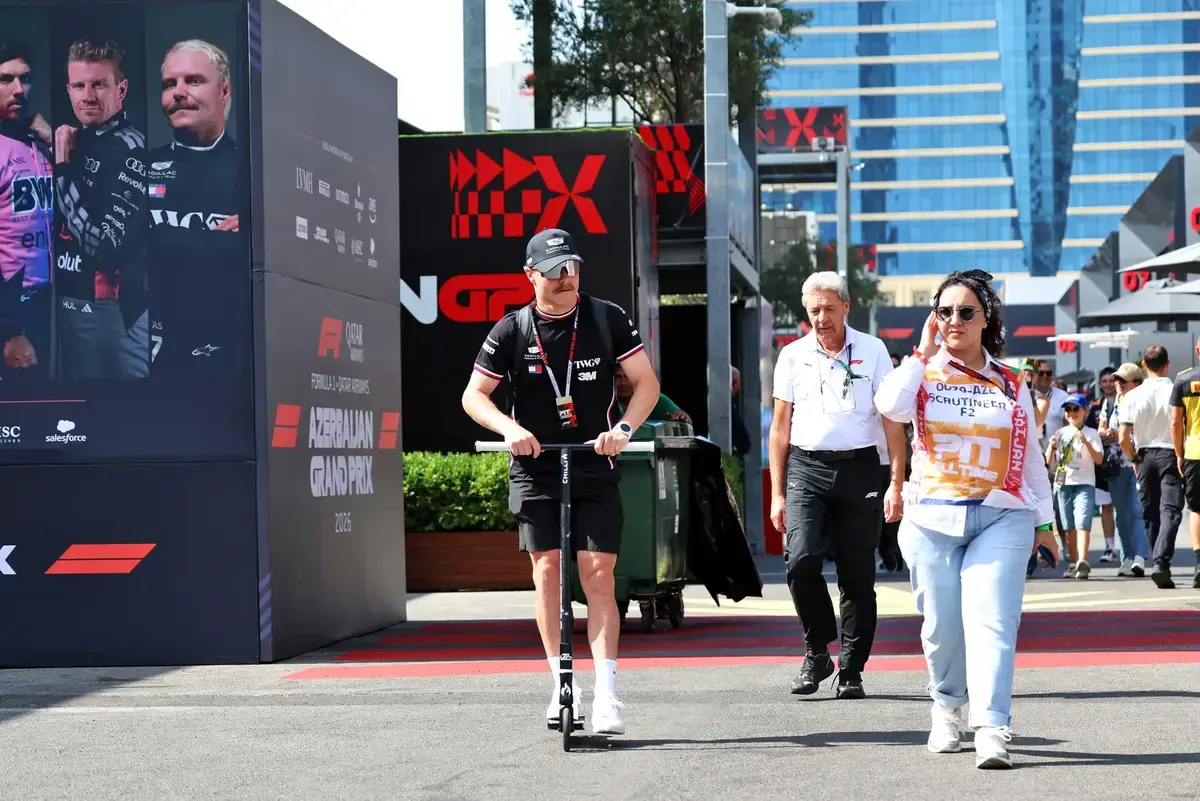 Bottas fietst 419,67 kilometer van Kuala Lumpur naar Singapore voor de Grand Prix