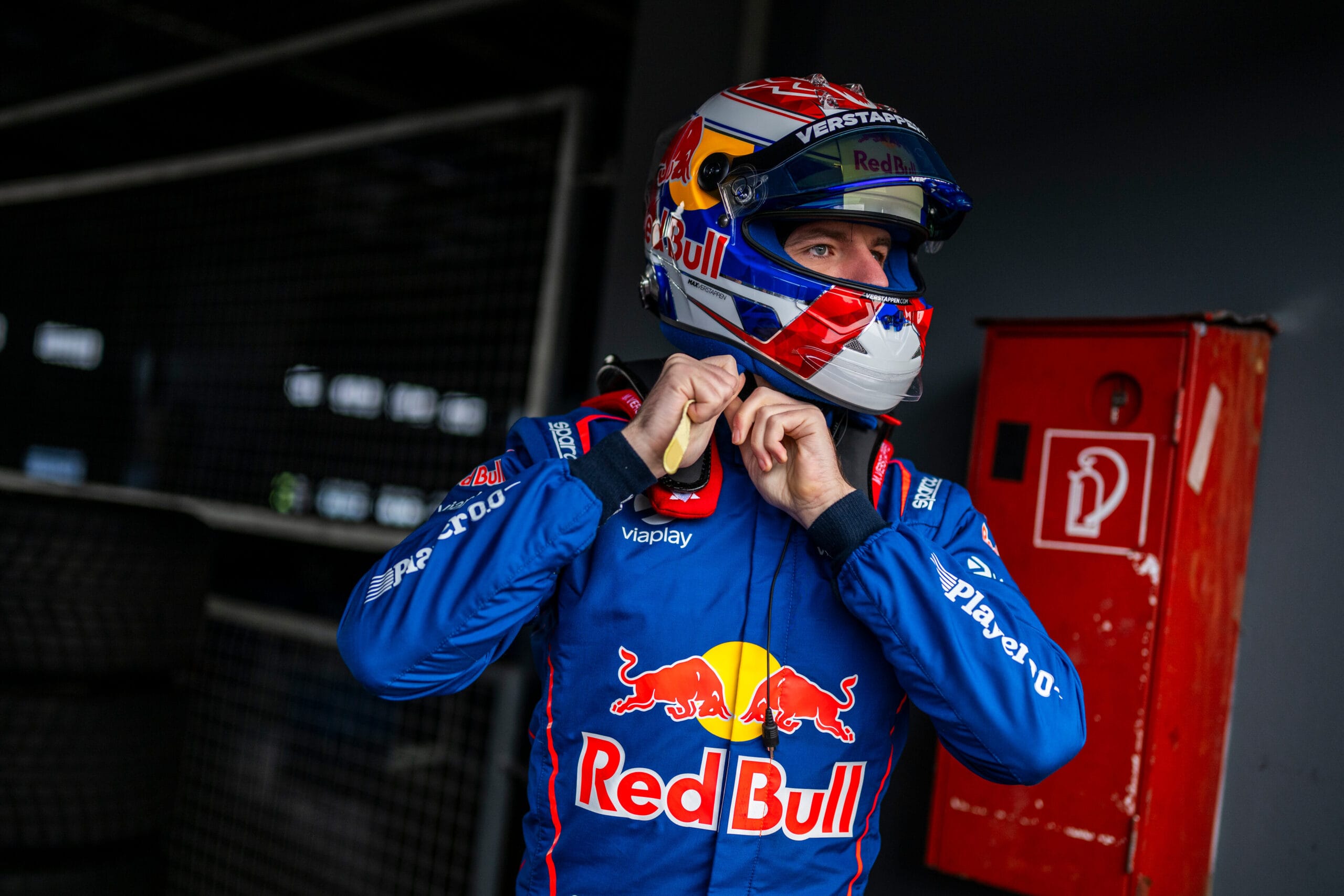 Eerste training GT World Challenge: Verstappen wordt twintigste, een tiende achter plek twaalf