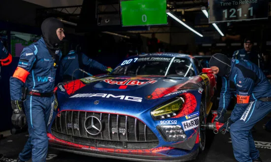 Verstappen start de GT World Challenge op Portimão als vijftiende na problemen met zijn Mercedes