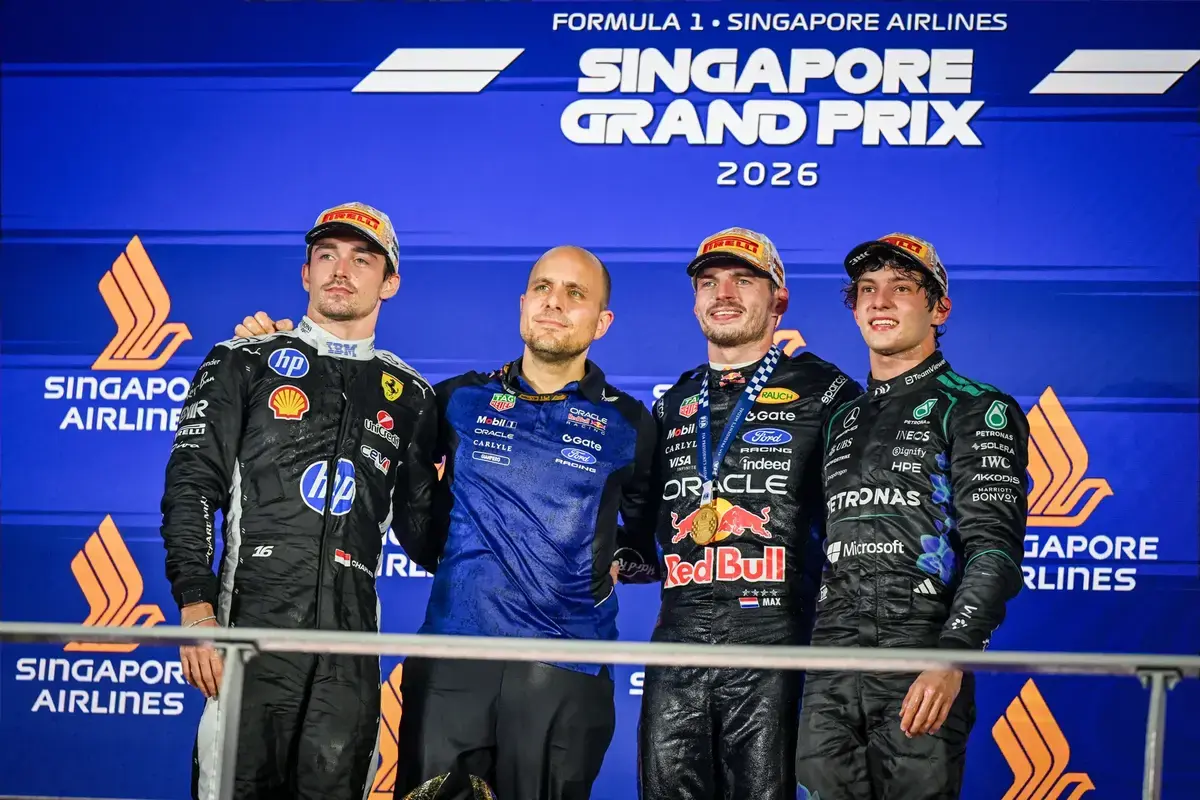 Verstappen wint in Singapore zowel de sprint als de Grand Prix