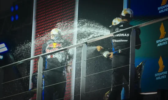 Red Bull zet Verstappen en Hadjar in het wit en fans willen nu ook een witte auto