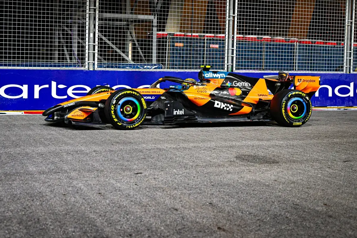 FIA onderzoekt botsing tussen Norris en Piastri in sprint Singapore