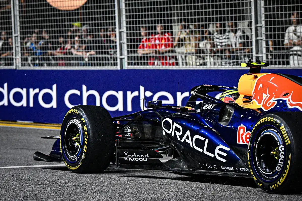 Hadjar kreeg een nieuwe power unit, maar de kwalificatie in Singapore bleef zonder tijd