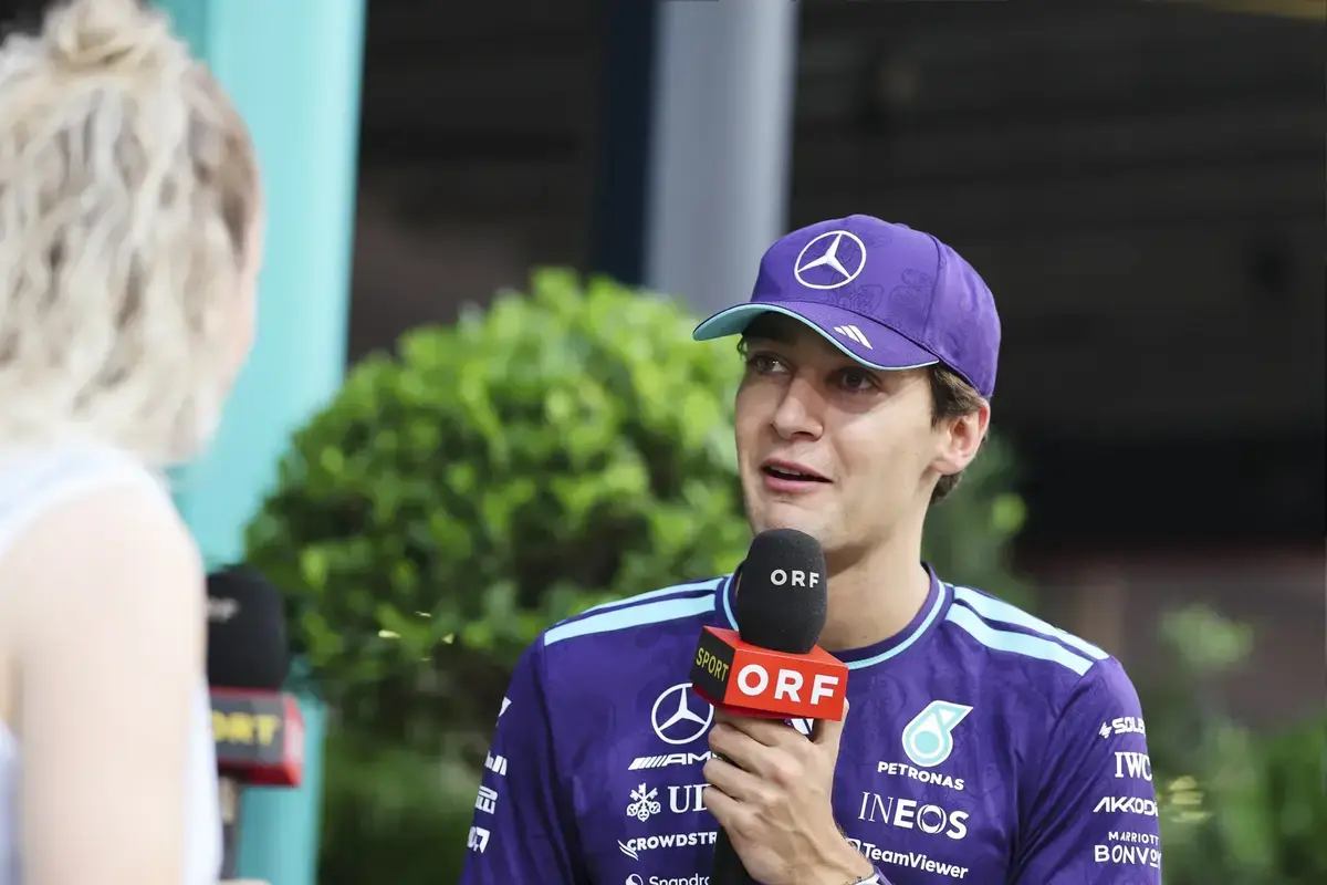 Uitslag VT1 GP Singapore 2026: Russell snelste, Verstappen zesde
