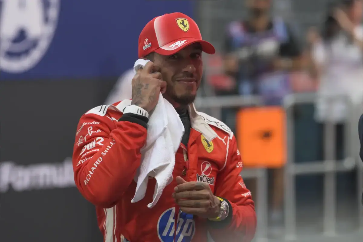 Hamilton wil in Singapore met Leclerc samenwerken om Verstappen onder druk te zetten