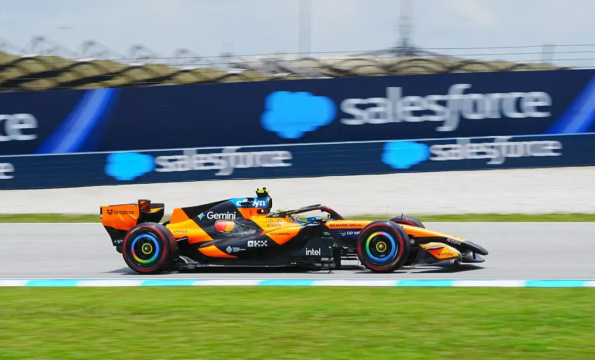 McLaren neemt verantwoordelijkheid voor het probleem met de topsnelheid van Norris