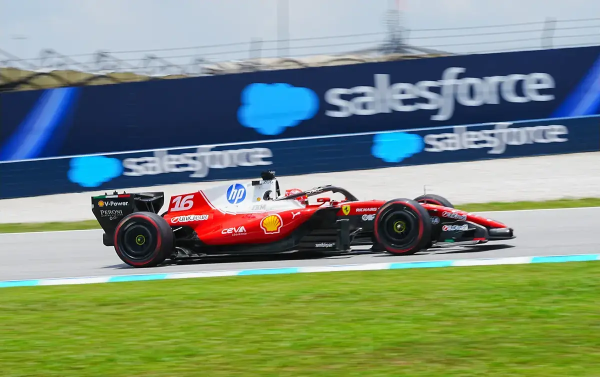 Waarom Ferrari en McLaren op Sepang met slicks de fout in gingen