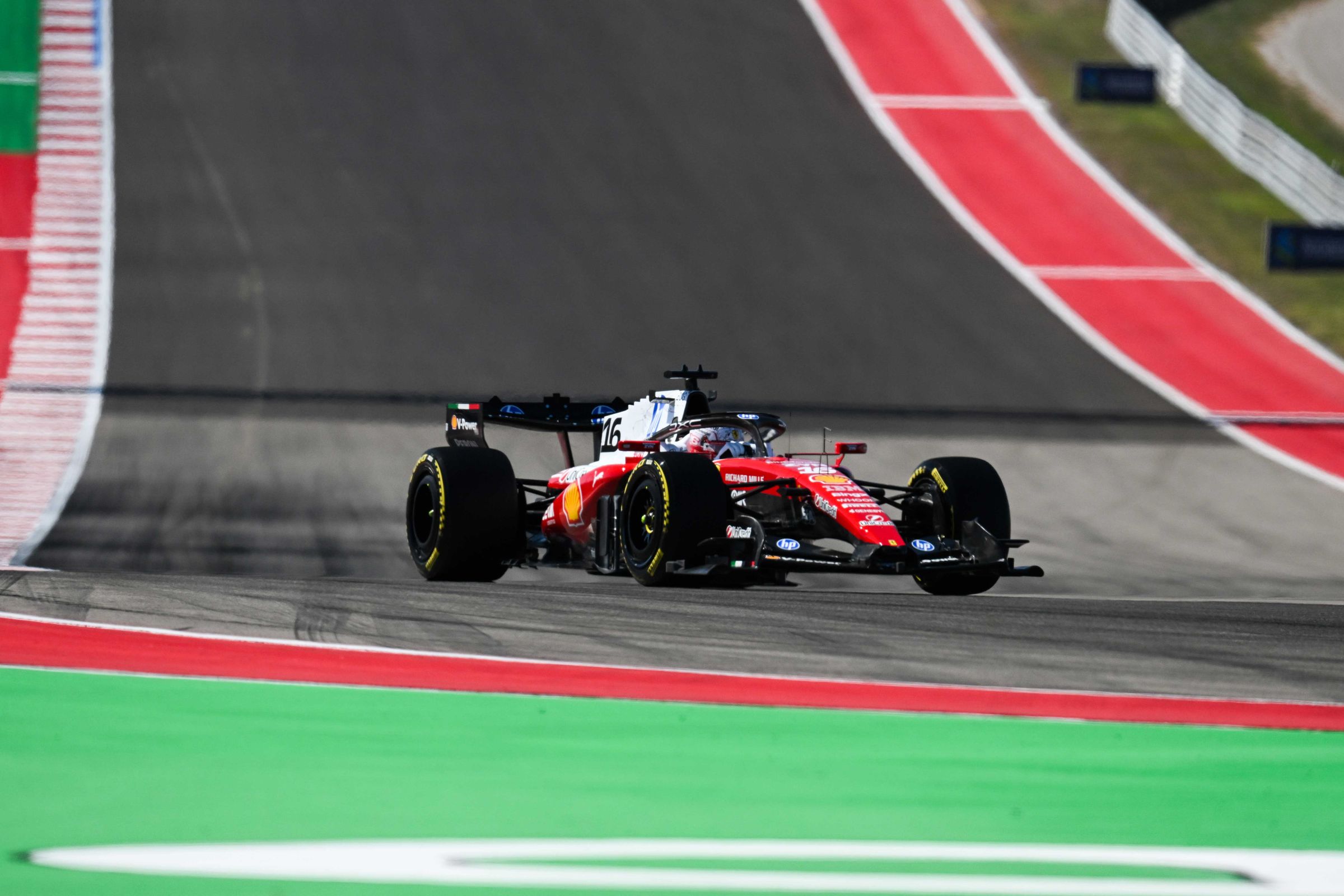Ferrari brengt in Austin kleine aanpassingen aan sidepods en diffuser