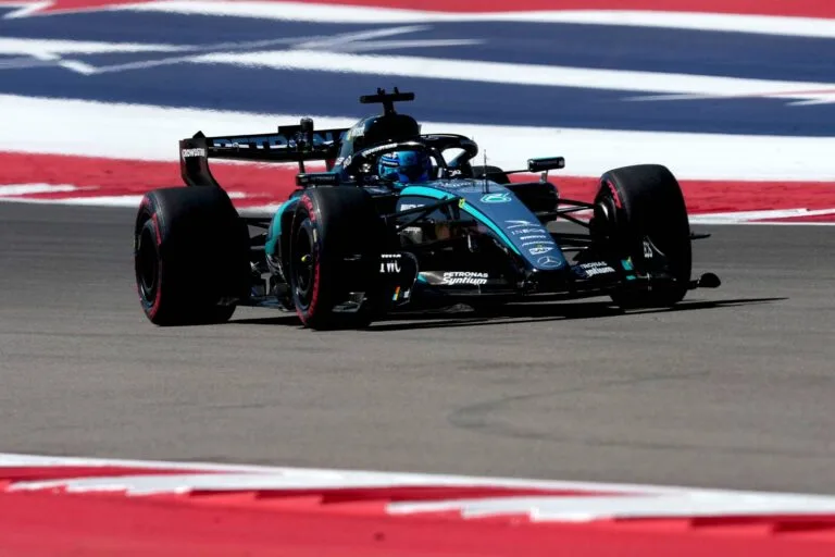 Russell start zesde in Austin en wil dat de F1-auto’s minder laag en stijf rijden