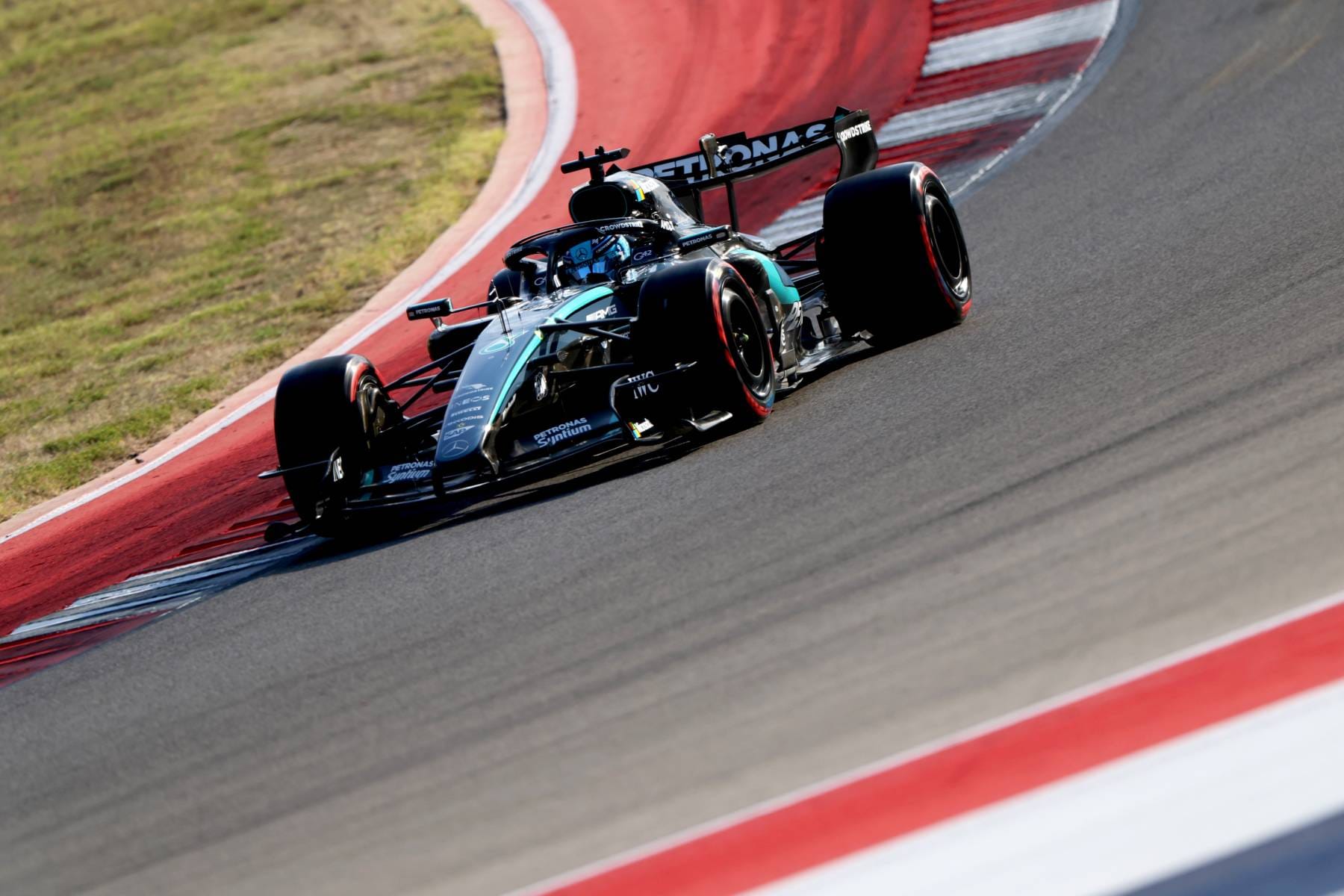 Stewards geven Russell in Austin vijf seconden tijdstraf voor het verlaten van de baan