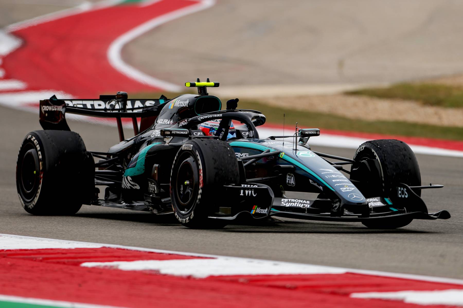 Vesti rijdt in Mexico de eerste training in de auto van Russell