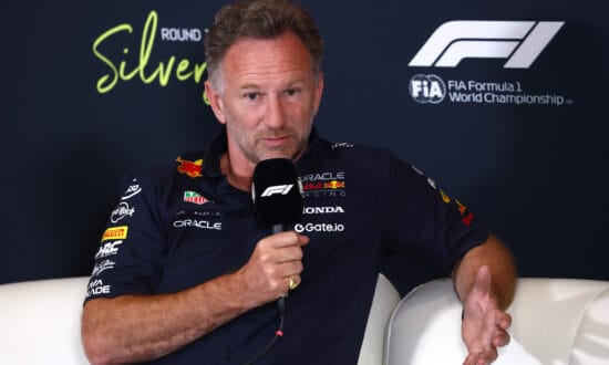 Horner over zege Verstappen in Maleisië: ‘Ik voelde me gekwetst en beroofd’