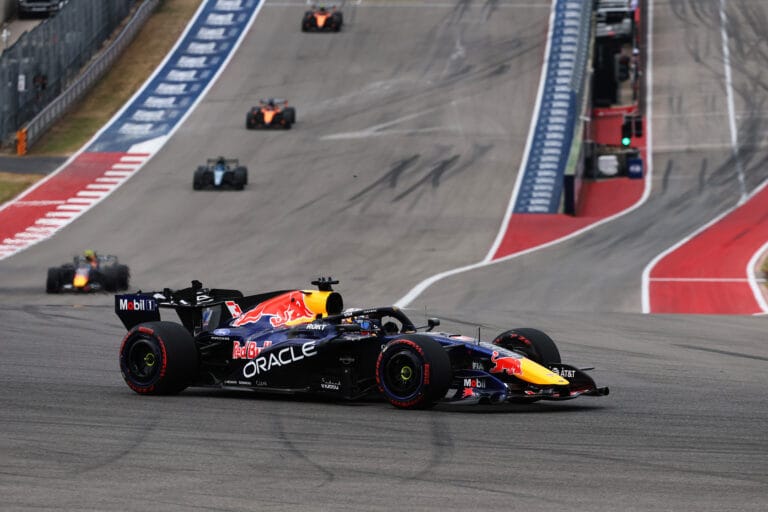 Verstappen twijfelt aan de strategie van Red Bull na zijn derde plaats in Austin