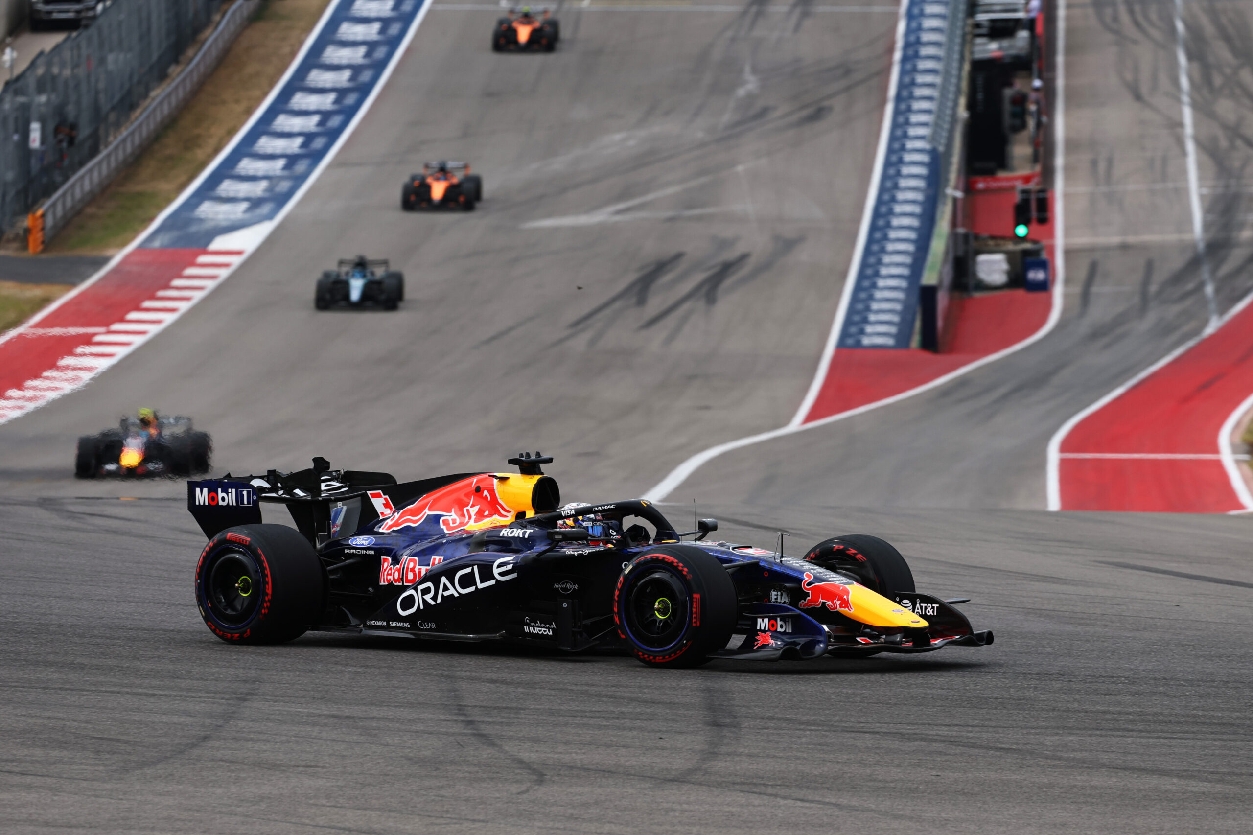 Verstappen twijfelt aan de strategie van Red Bull na zijn derde plaats in Austin