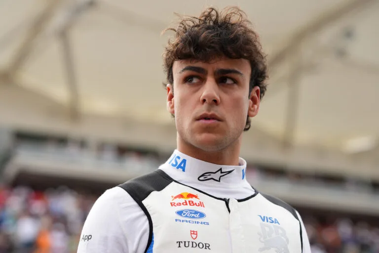 Sainz snapt niet waarom Lindblad na de start in Austin geen straf kreeg