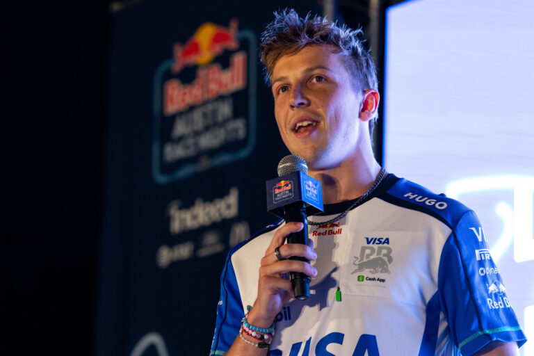 Lawson dacht dat hij illegaal reed door piepend alarm onder de VSC in Austin