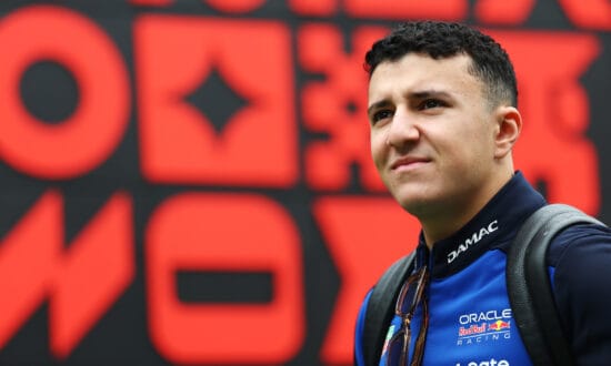 Hadjar duwt na de eerste training in Mexico een fan opzij