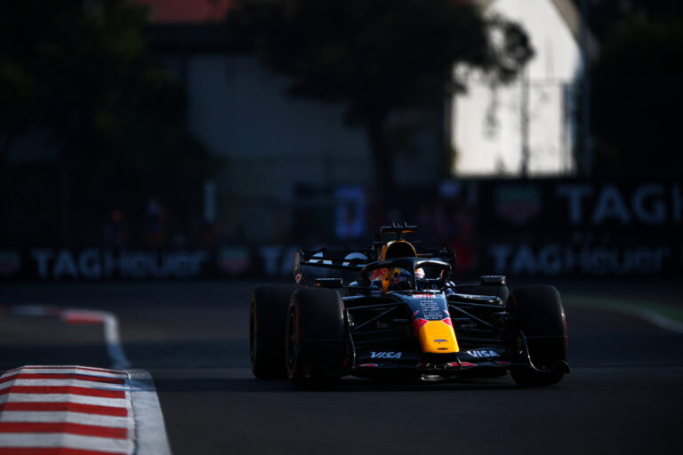 Verstappen en Lawson moeten naar de stewards na botsing in de tweede training in Mexico