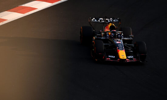 Verstappen en Lawson krijgen een gridstraf van één plaats voor hun botsing in Mexico