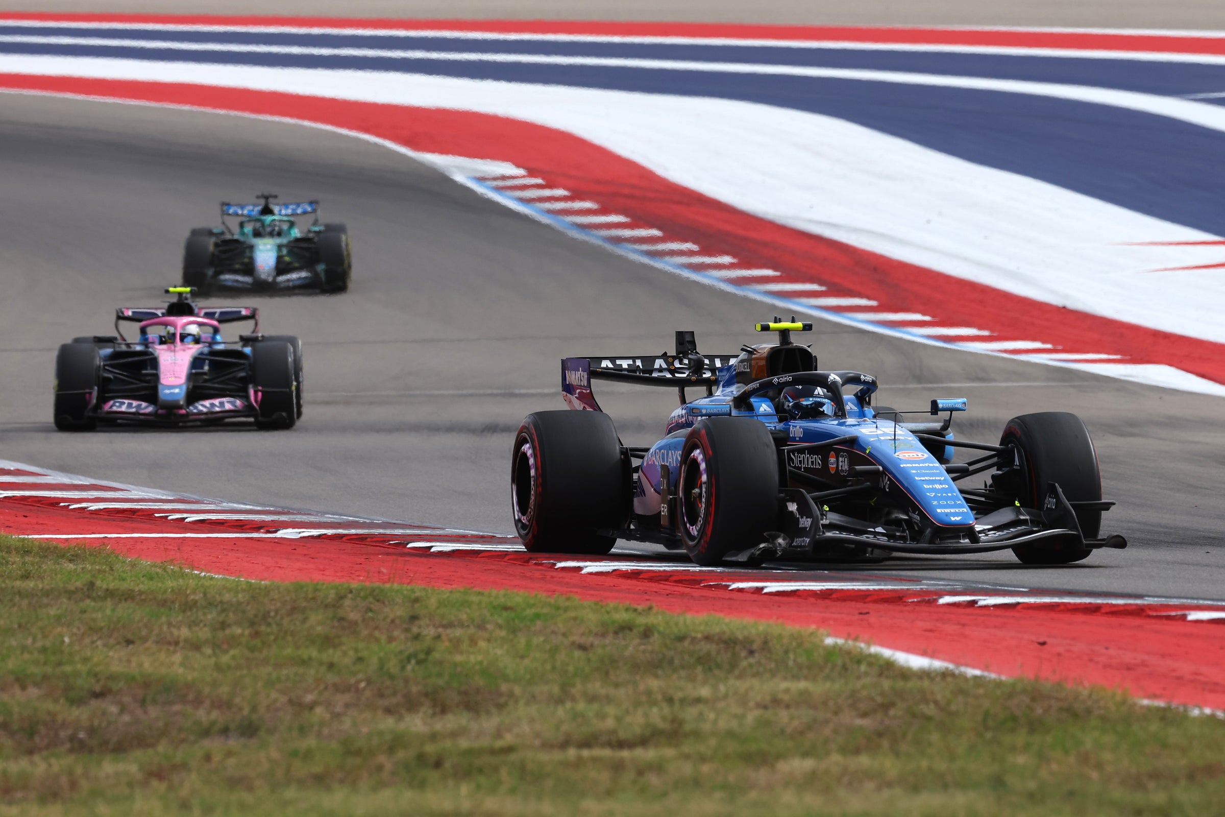 Sainz vraagt na Austin geduld voor achterblijvers die een blauwe vlag krijgen